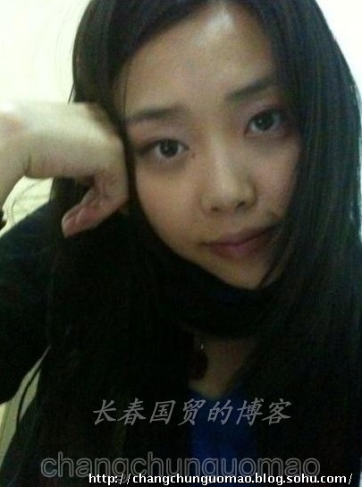 濮存晰女儿素颜自拍照曝光