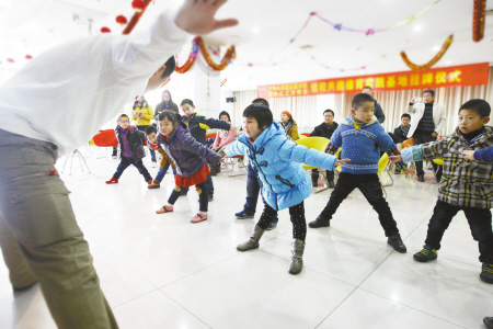 儿童图书馆举办"生命教学课堂"系列活动第12场之"教小朋友们冬季运动