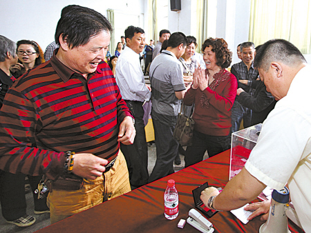 农村转移人口_人地挂钩机制解决一亿人进城落户问题