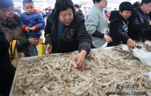 虾算不算海鲜_三亚新规：饭店早餐不超每位350元就不算宰客(2)