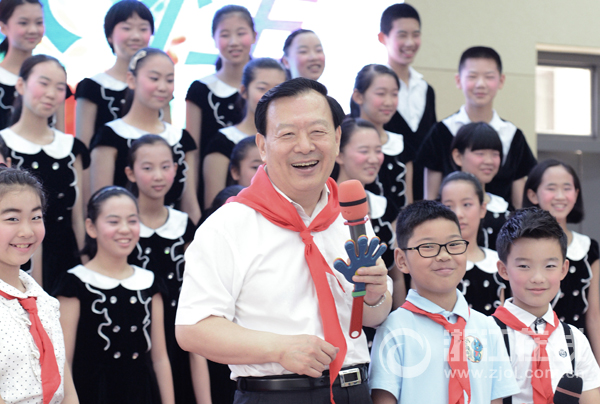 夏宝龙寄语全省少年儿童:为实现中国梦而奋发