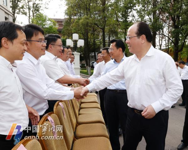 彭佳学裘东耀率宁波市党政代表团在凉山学习考察